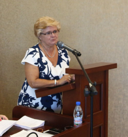 Radni jednogłośnie przyznali Pani Wiesławie Polańskiej, dyrektor Powiatowego Urzędu Pracy w Jaworznie dyplom honorowy za zasługi dla miasta Jaworzna.