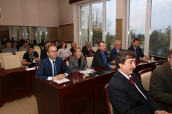 W punkcie 3. stosunkiem głosów 15 za, 7 przeciw i 1 wstrzymującym się przyjęto uchwałę w sprawie zmian w uchwale budżetowej na 2017 r. miasta Jaworzna.