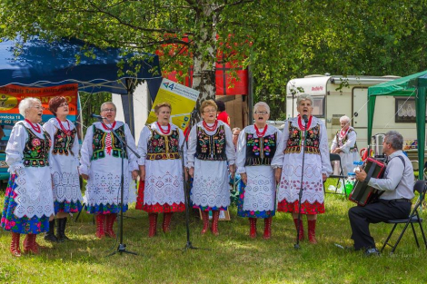 Podczas IV Festynu Abstynenckiego zaprezentował się zespół śpiewaczy Szczakowianki.