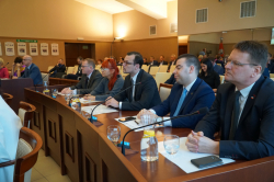 W punktach 8. i 9. radni głosowali w sprawie zmian w uchwale budżetowej na 2018 r. miasta Jaworzna oraz w sprawie zmiany uchwały w sprawie Wieloletniej Prognozy Finansowej miasta Jaworzna na lata 2018-2029.. 