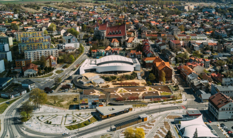 Hala widowiskowo-sportowa w Centrum na finiszu prac